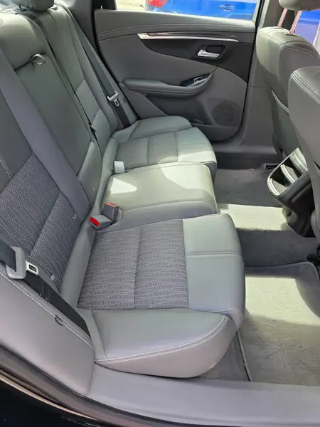2018 Chevrolet Impala LS, schwarz, 138.500 km, Import Kanada — Foto 6 z 9