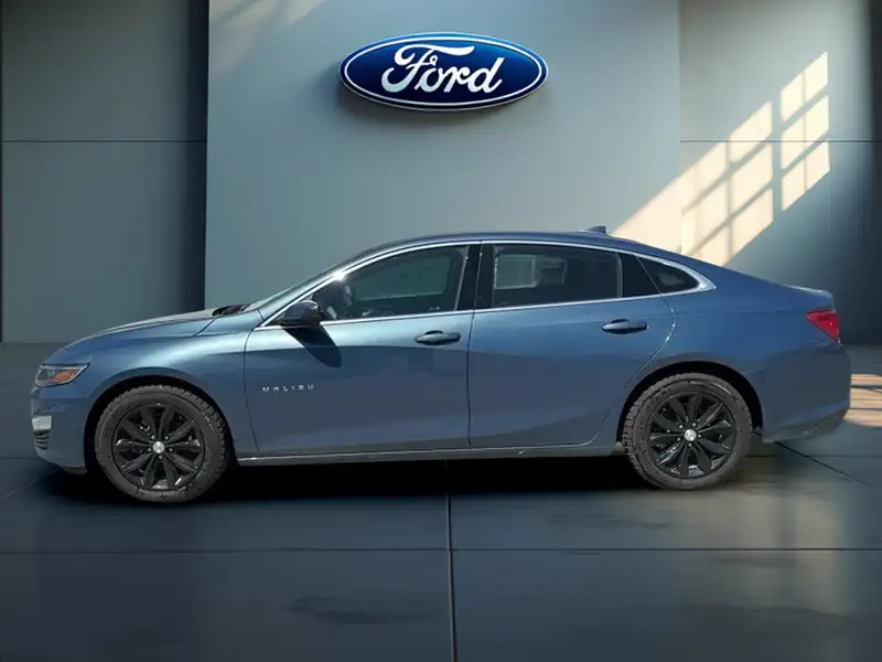 2025 Chevrolet Malibu 4dr Sdn 1LT, blau, 57.699 km, Import Kanada — Foto 1