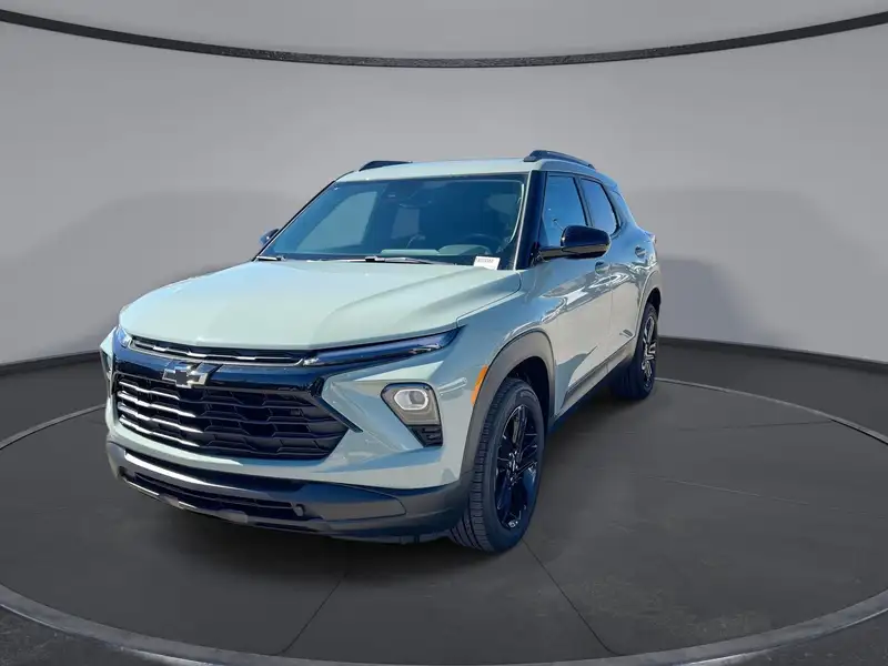 2026 Chevrolet Trailblazer LT, grün, 0 km, Import Kanada — Foto 4 z 12
