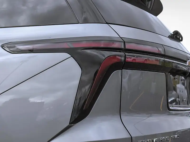 2027 Chevrolet Traverse LT, grau, 250 km, Import Kanada — Foto 11 z 12