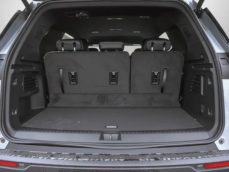 2027 Chevrolet Traverse LT, grau, 250 km, Import Kanada — Foto 7 z 12