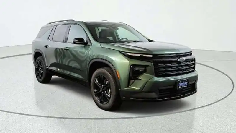 2027 Chevrolet Traverse AWD 4dr LT, grün, 0 km, Import Kanada — Foto 1