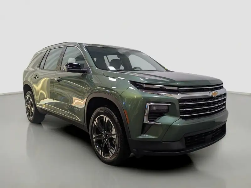 2027 Chevrolet Traverse LT, grün, 0 km, Import Kanada — Foto 1