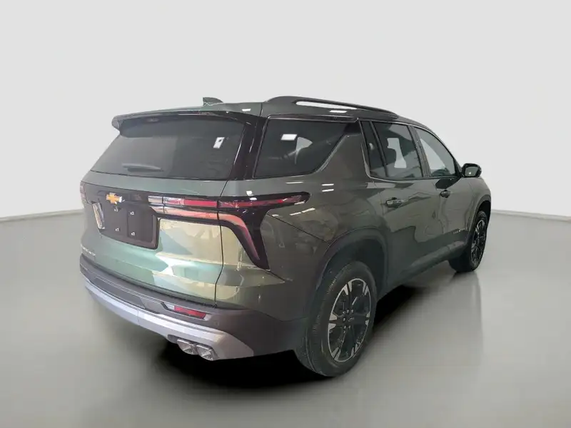 2027 Chevrolet Traverse LT, grün, 0 km, Import Kanada — Foto 3 z 12