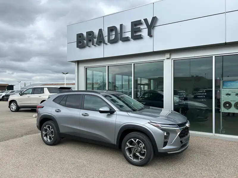 2026 Chevrolet Trax LT, grau, 0 km, Import Kanada — Foto 1