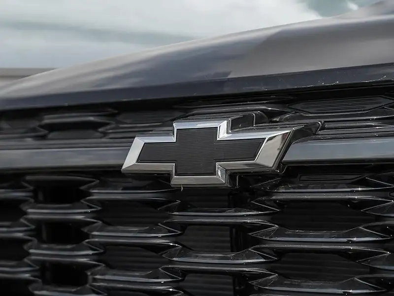 2026 Chevrolet Trax 2RS, schwarz, 0 km, Import Kanada — Foto 9 z 12