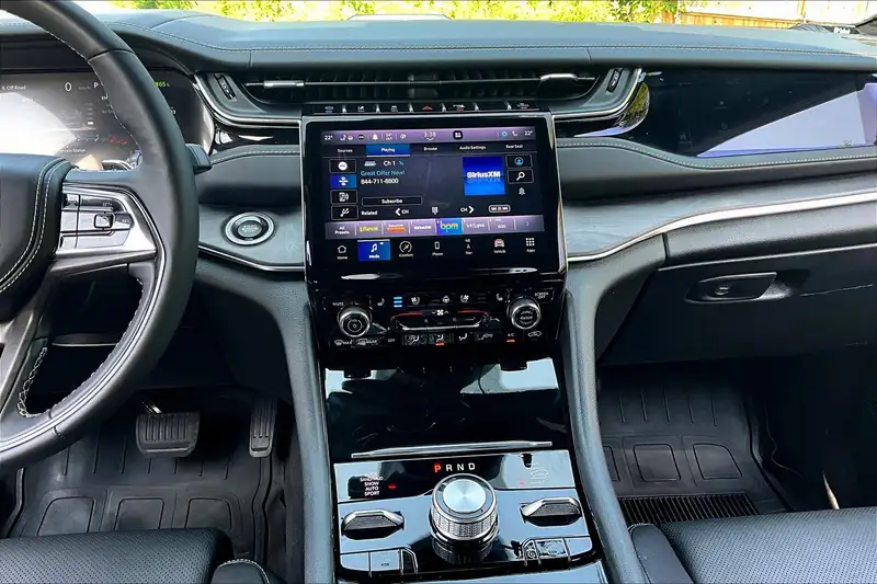 2023 Jeep Grand Cherokee 4xe, silber, 65.200 km, Import Kanada — Foto 6 z 12