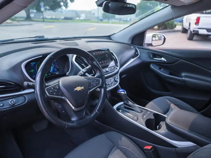 2018 Chevrolet Volt, weiß, 107.308 km, Import Kanada — Foto 10 z 12