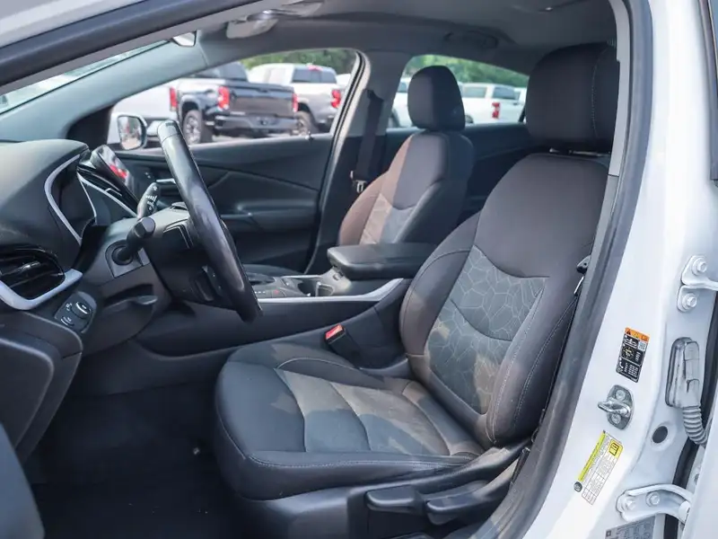 2018 Chevrolet Volt, weiß, 107.308 km, Import Kanada — Foto 11 z 12
