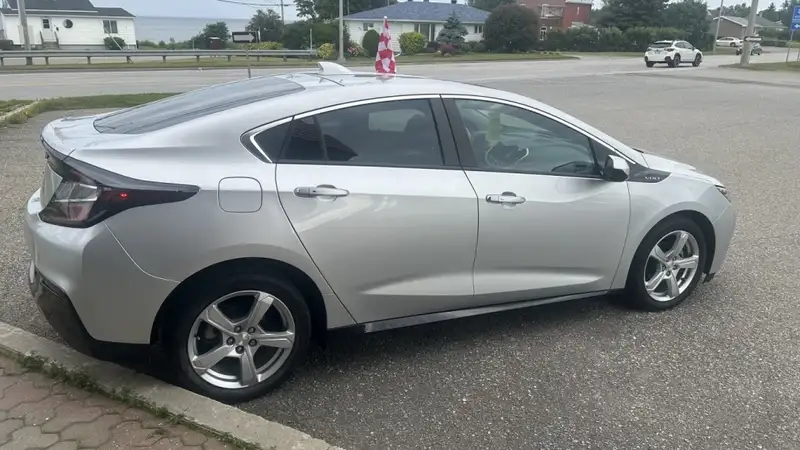 2019 Chevrolet Volt, 67.000 km, Import Kanada — Foto 6 z 12