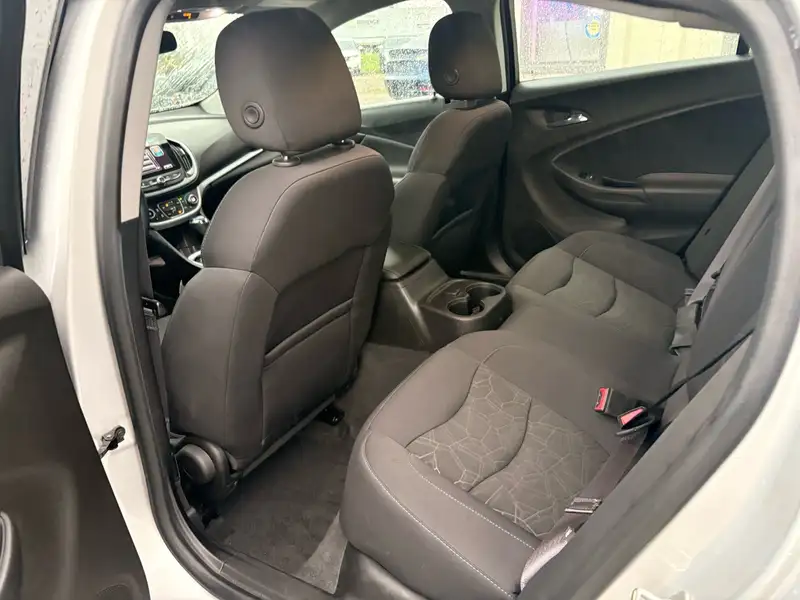 2017 Chevrolet Volt 5dr Hb Lt, silber, 114.701 km, Import Kanada — Foto 9 z 12