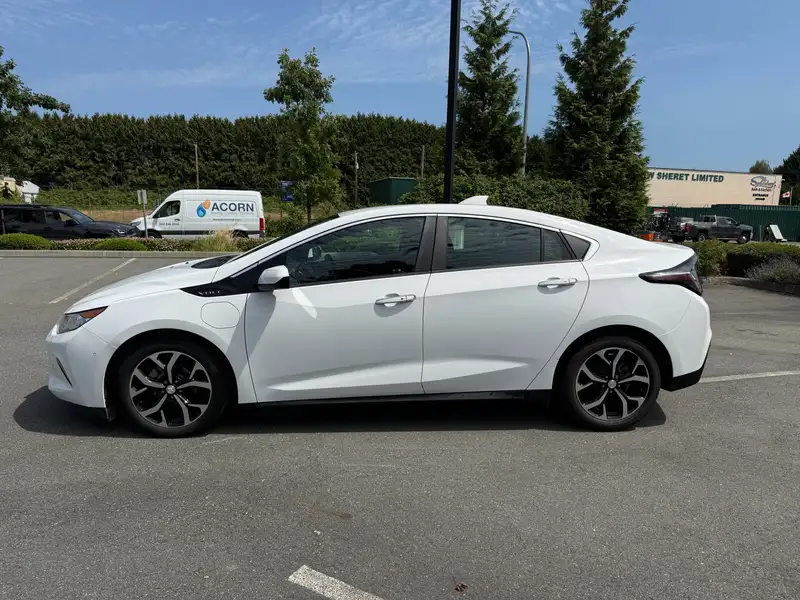 2019 Chevrolet Volt Premier, weiß, 141.000 km, Import Kanada — Foto 2 z 12