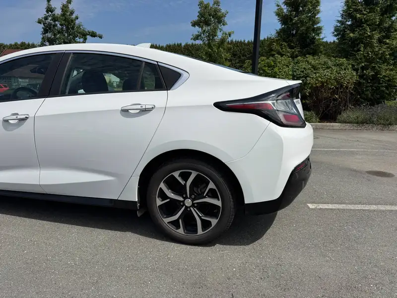 2019 Chevrolet Volt Premier, weiß, 141.000 km, Import Kanada — Foto 3 z 12