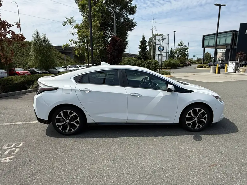 2019 Chevrolet Volt Premier, weiß, 141.000 km, Import Kanada — Foto 7 z 12