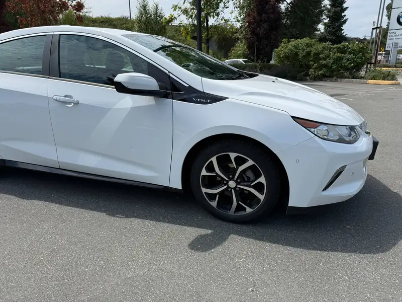 2019 Chevrolet Volt Premier, weiß, 141.000 km, Import Kanada — Foto 8 z 12