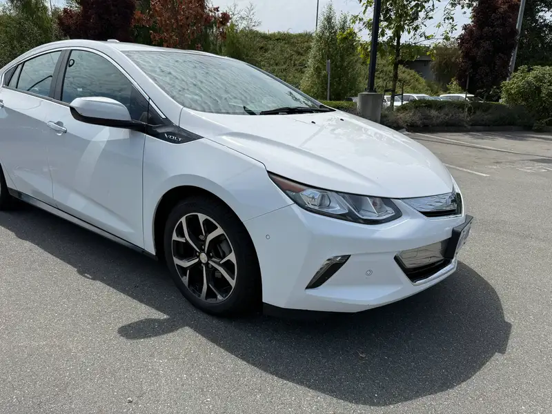 2019 Chevrolet Volt Premier, weiß, 141.000 km, Import Kanada — Foto 9 z 12