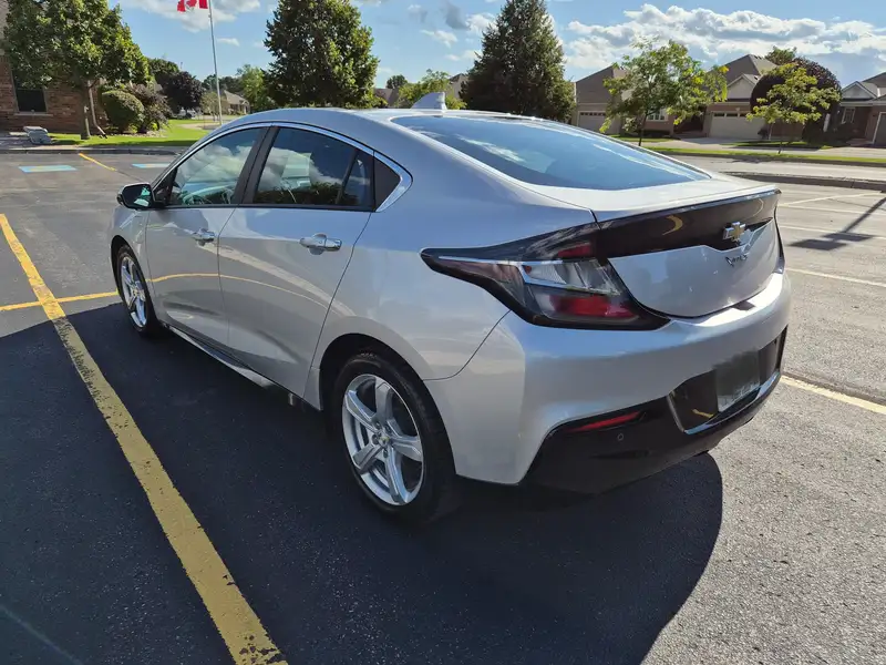 2019 Chevrolet Volt, silber, 110.235 km, Import Kanada — Foto 3 z 12