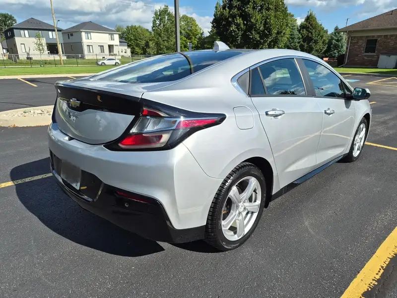 2019 Chevrolet Volt, silber, 110.235 km, Import Kanada — Foto 5 z 12