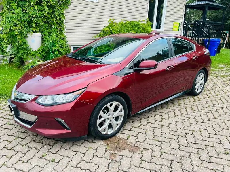 2017 Chevrolet Volt Premier, rot, 156.542 km, Import Kanada — Foto 1 z 9 2017 Chevrolet Volt Premier, rot, 156.542 km, Import Kanada — Foto 1 z 9