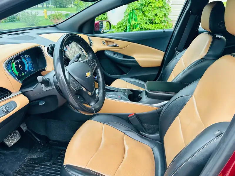 2017 Chevrolet Volt Premier, rot, 156.542 km, Import Kanada — Foto 6 z 9