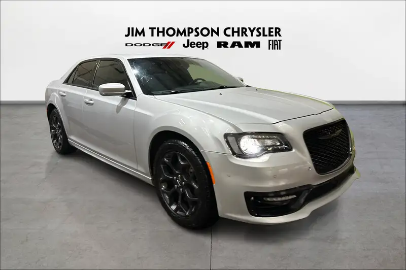 2023 Chrysler 300 S AWD | AWD V6 Sunroof Prem. Audio Heated Leather, silber, 105.592 km, Import Kanada — Foto 1