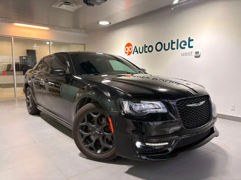 2017 Chrysler 300 300S | AWD, schwarz, 98.374 km, Import Kanada — Foto 1