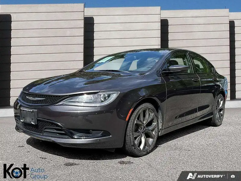 2016 Chrysler 200 2016 Chrysler 200 S - sleek design, smooth perform, schwarz, 103.368 km, Import Kanada — Foto 1