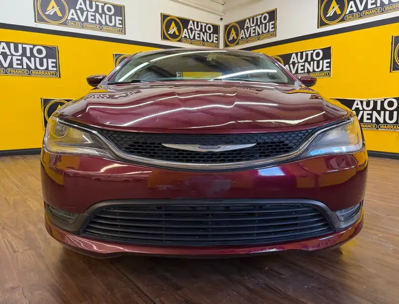 2016 Chrysler 200 LX - KEYLESS ACCESS! BLUETOOTH! PUSH TO START!, 148.749 km, Import Kanada — Foto 8 z 12