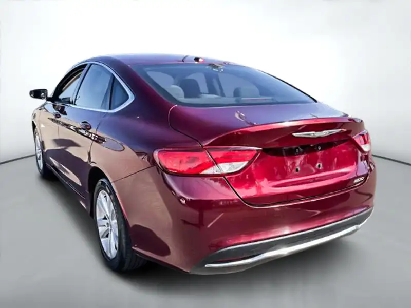 2016 Chrysler 200 LIMITED, rot, 94.399 km, Import Kanada — Foto 5 z 12