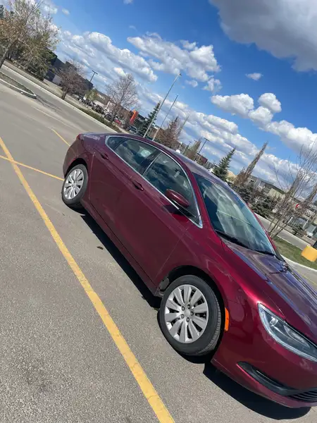 2016 Chrysler 200 LX, rot, 67.304 km, Import Kanada — Foto 2 z 8