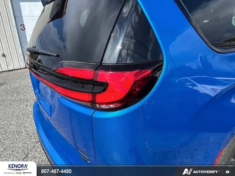 2027 Chrysler Pacifica SELECT, blau, 0 km, Import Kanada — Foto 11 z 12