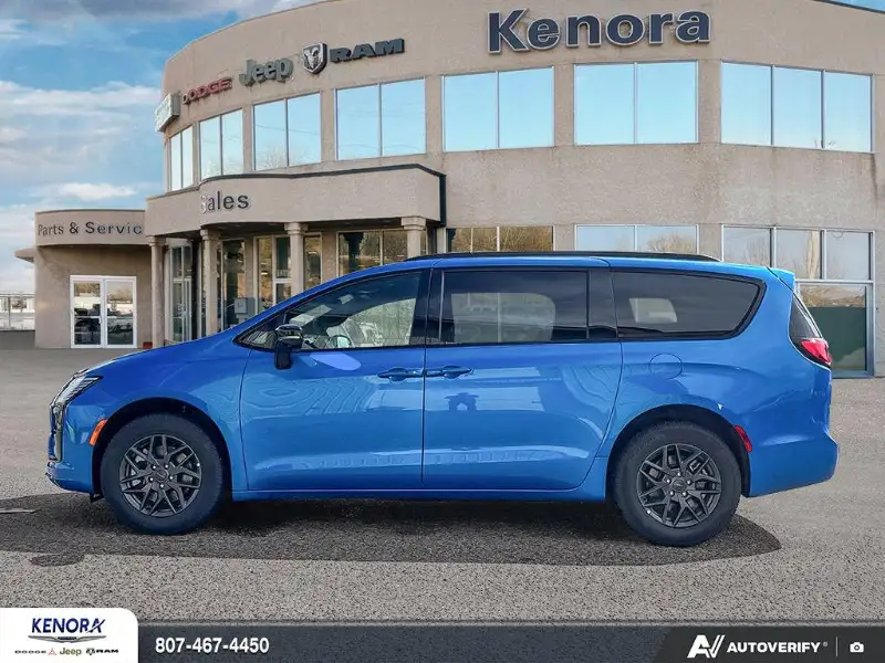 2027 Chrysler Pacifica SELECT, blau, 0 km, Import Kanada — Foto 3 z 12
