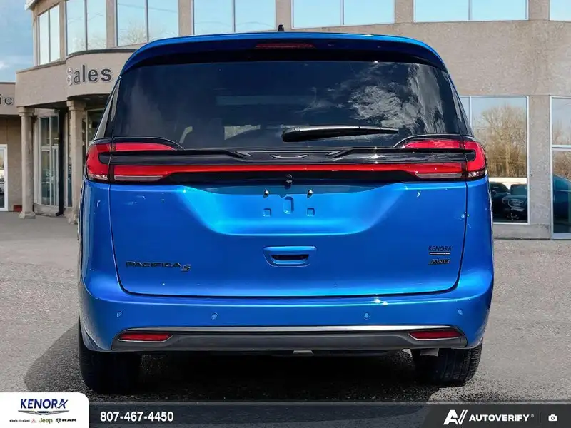 2027 Chrysler Pacifica SELECT, blau, 0 km, Import Kanada — Foto 5 z 12