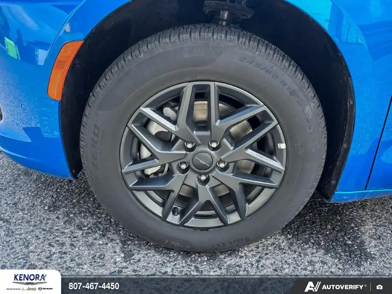 2027 Chrysler Pacifica SELECT, blau, 0 km, Import Kanada — Foto 6 z 12