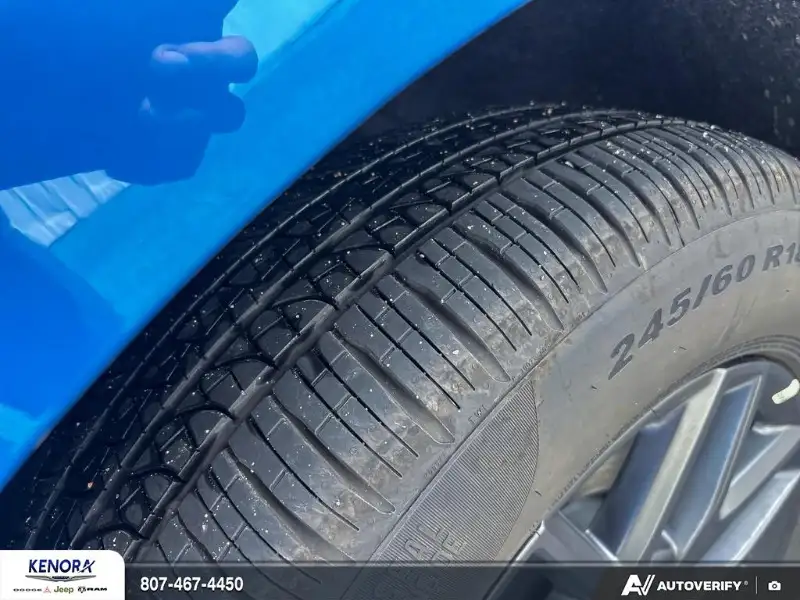 2027 Chrysler Pacifica SELECT, blau, 0 km, Import Kanada — Foto 7 z 12