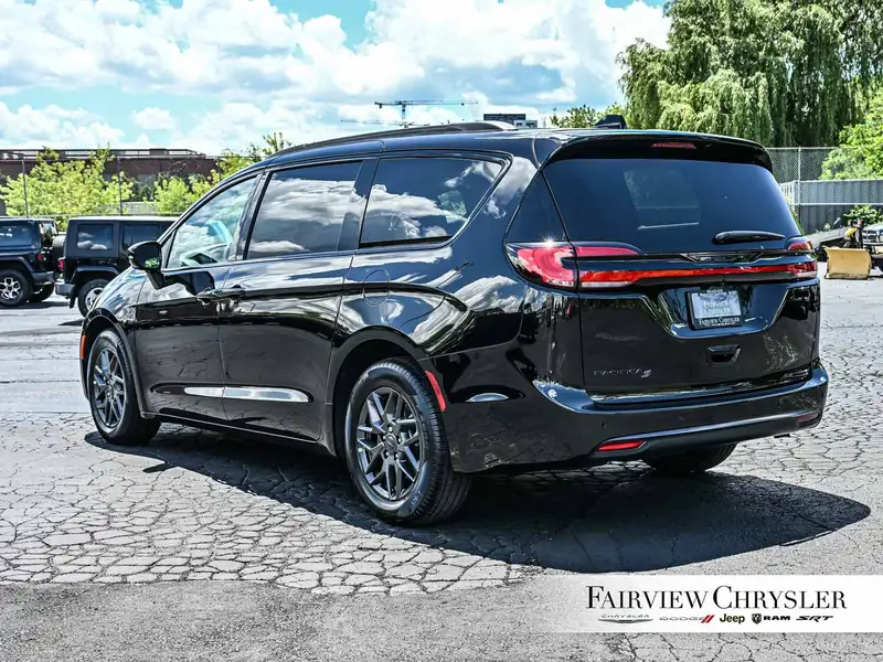 2027 Chrysler Pacifica Select S APPERANCE | 360 CAMERA | CARPLAY | PARK S, schwarz, 0 km, Import Kanada — Foto 4 z 12
