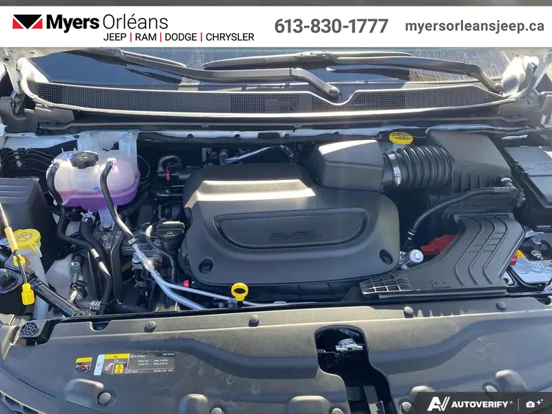 2027 Chrysler Grand Caravan SXT, weiß, 0 km, Import Kanada — Foto 12 z 12