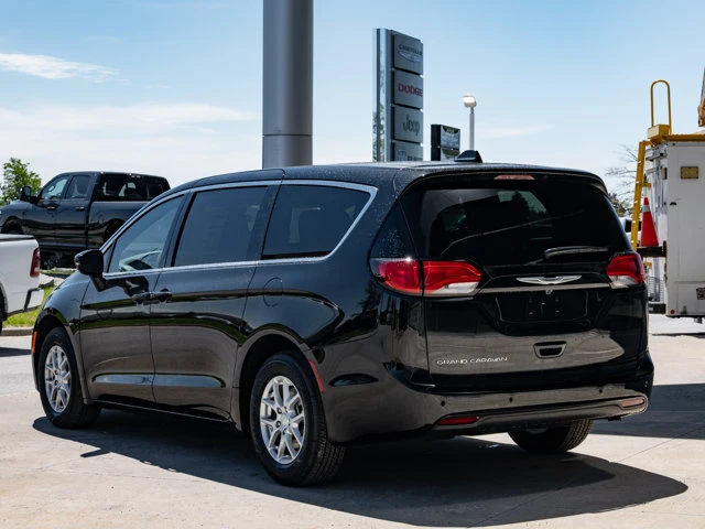 2027 Chrysler Grand Caravan SXT, weiß, 0 km, Import Kanada — Foto 6 z 20