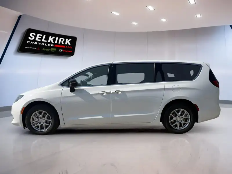 2027 Chrysler Grand Caravan SXT, weiß, 0 km, Import Kanada — Foto 3 z 12