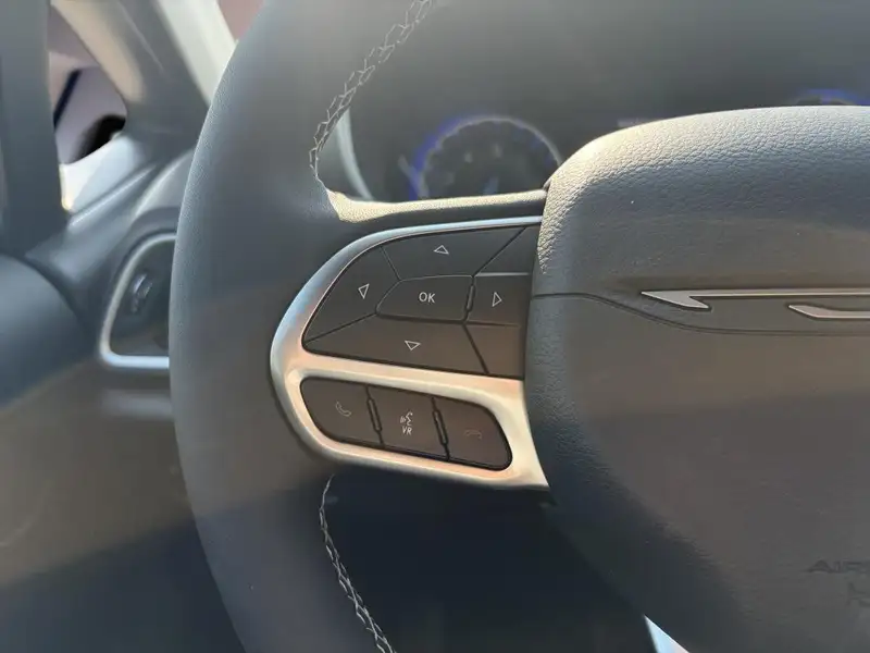 2027 Chrysler Grand Caravan SXT, schwarz, 0 km, Import Kanada — Foto 10 z 12