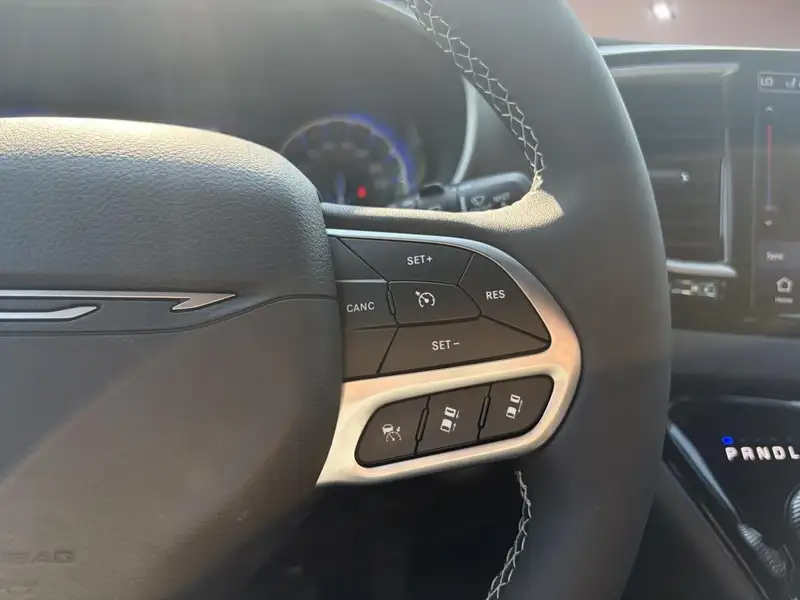 2027 Chrysler Grand Caravan SXT, schwarz, 0 km, Import Kanada — Foto 11 z 12