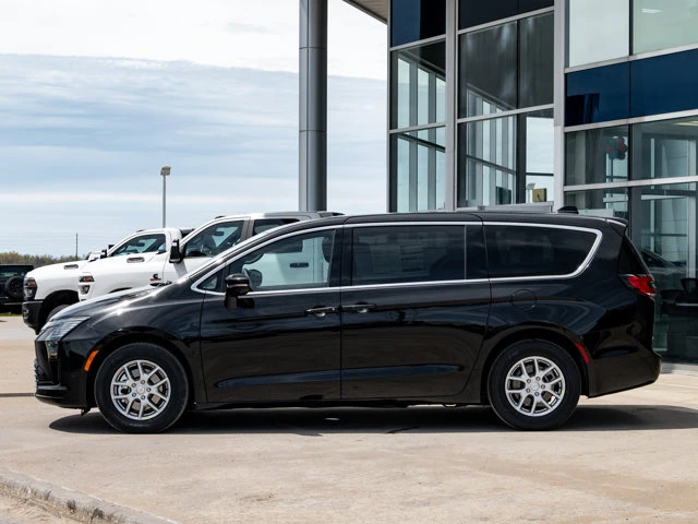 2027 Chrysler Pacifica SELECT, schwarz, 0 km, Import Kanada — Foto 5 z 20