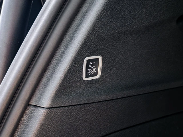 2027 Chrysler Pacifica SELECT, schwarz, 0 km, Import Kanada — Foto 9 z 20