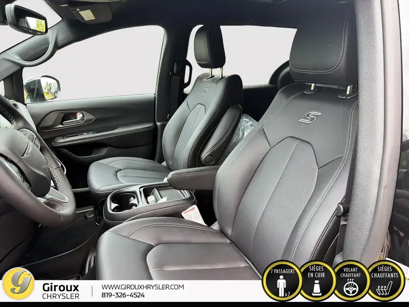 2027 Chrysler Pacifica Select AWD, schwarz, 0 km, Import Kanada — Foto 11 z 12