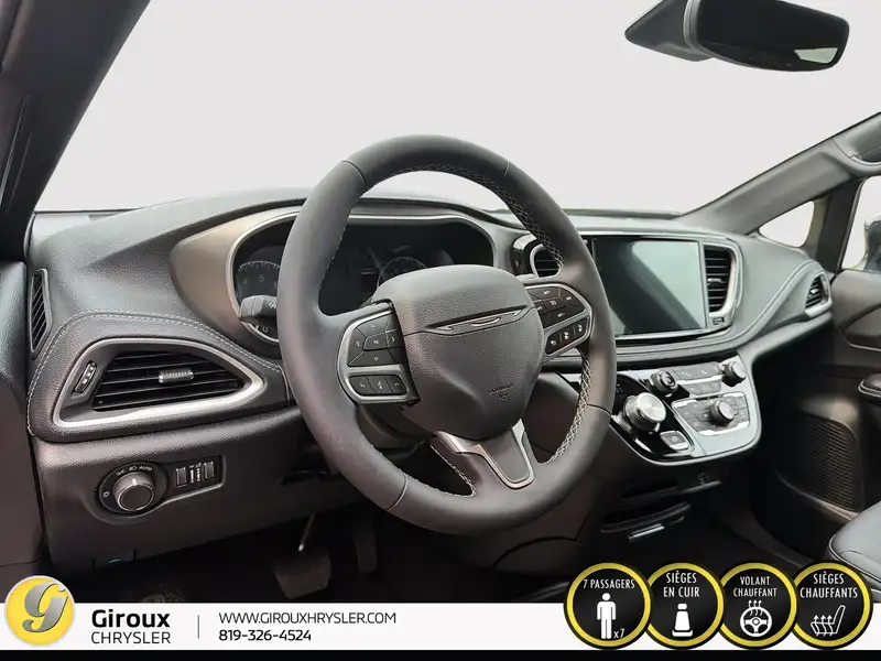 2027 Chrysler Pacifica Select AWD, schwarz, 0 km, Import Kanada — Foto 12 z 12