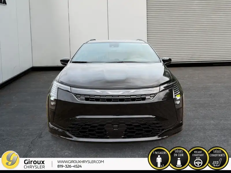 2027 Chrysler Pacifica Select AWD, schwarz, 0 km, Import Kanada — Foto 2 z 12