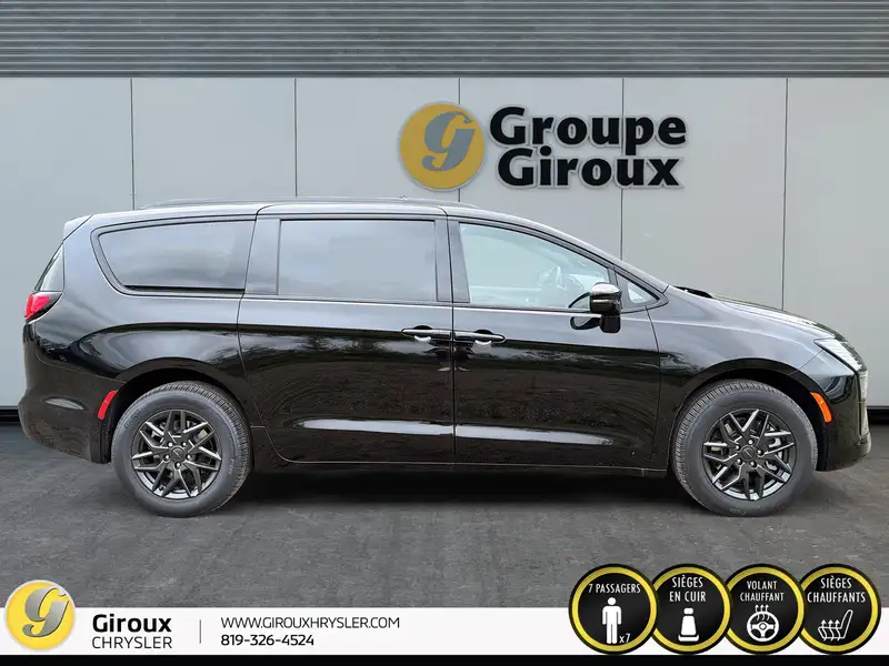 2027 Chrysler Pacifica Select AWD, schwarz, 0 km, Import Kanada — Foto 4 z 12