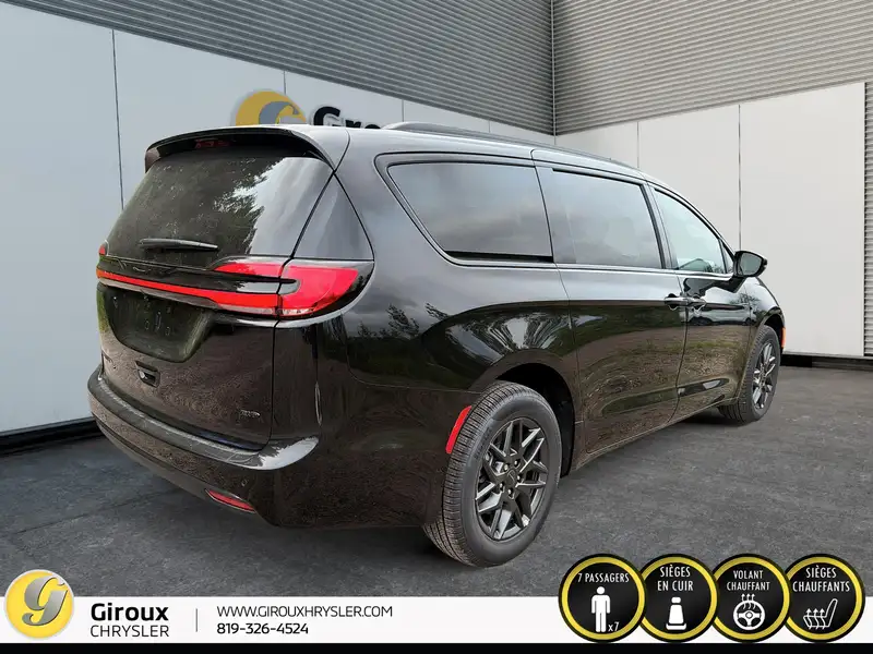 2027 Chrysler Pacifica Select AWD, schwarz, 0 km, Import Kanada — Foto 5 z 12