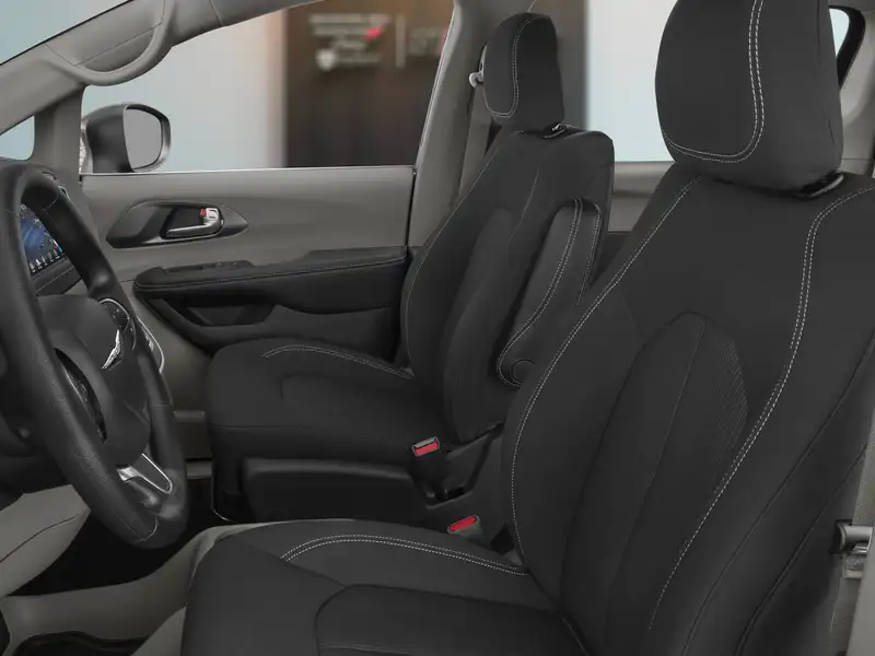 2027 Chrysler Grand Caravan SXT, weiß, 0 km, Import Kanada — Foto 5 z 11