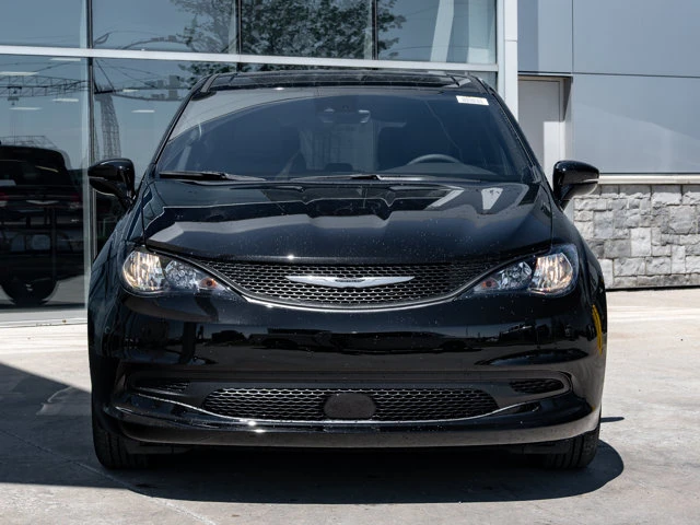 2027 Chrysler Grand Caravan SXT, schwarz, 0 km, Import Kanada — Foto 13 z 20